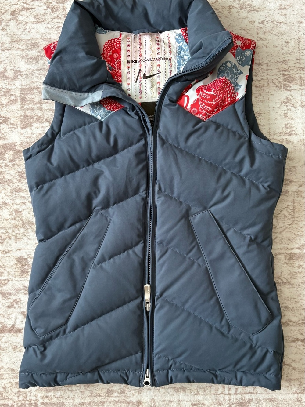 Nike snowboarding Quilted Navy Sleeveless Puffer Vest with Red Bandana Lining